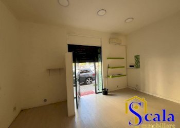 Foto 2 - Locale Commerciale via de gasperi, Santa Maria Capua Vetere - foto 2