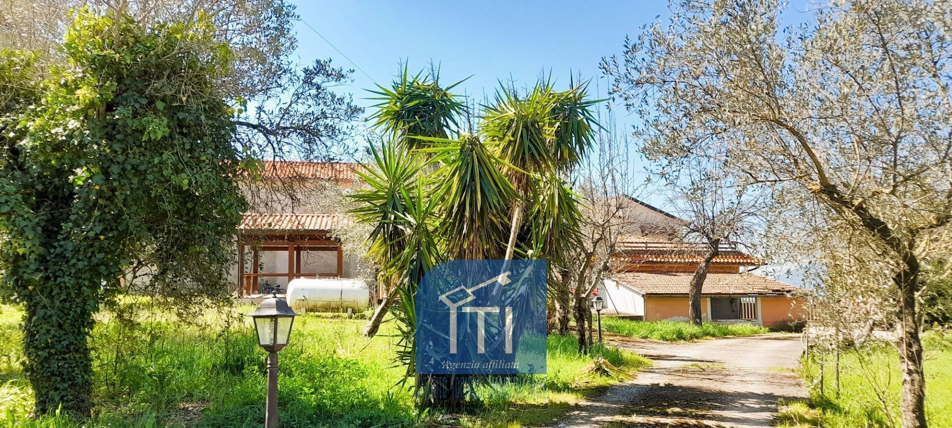 Foto 1 - Villa Via Noceromana, Cervaro - photo 1