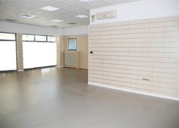 Foto 1 - Shop via ronzinella, Mogliano Veneto - photo 1