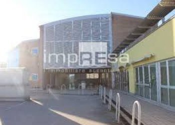 vista vetrate esterno - Ufficio via Leonardo da Vinci, Mogliano Veneto - foto 2