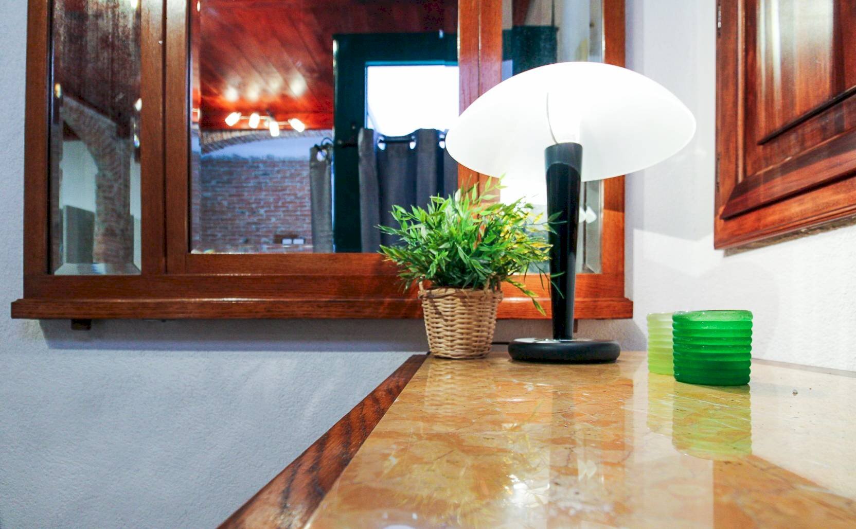 Particolare gioco specchi - One-room apartment Via Piccinini
 
8, Stella - photo 3