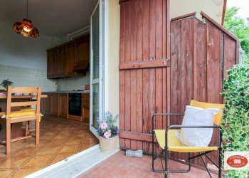 Cucina con balcone - Trilocale Loc. Reverdita
 
14, Stella - foto 7