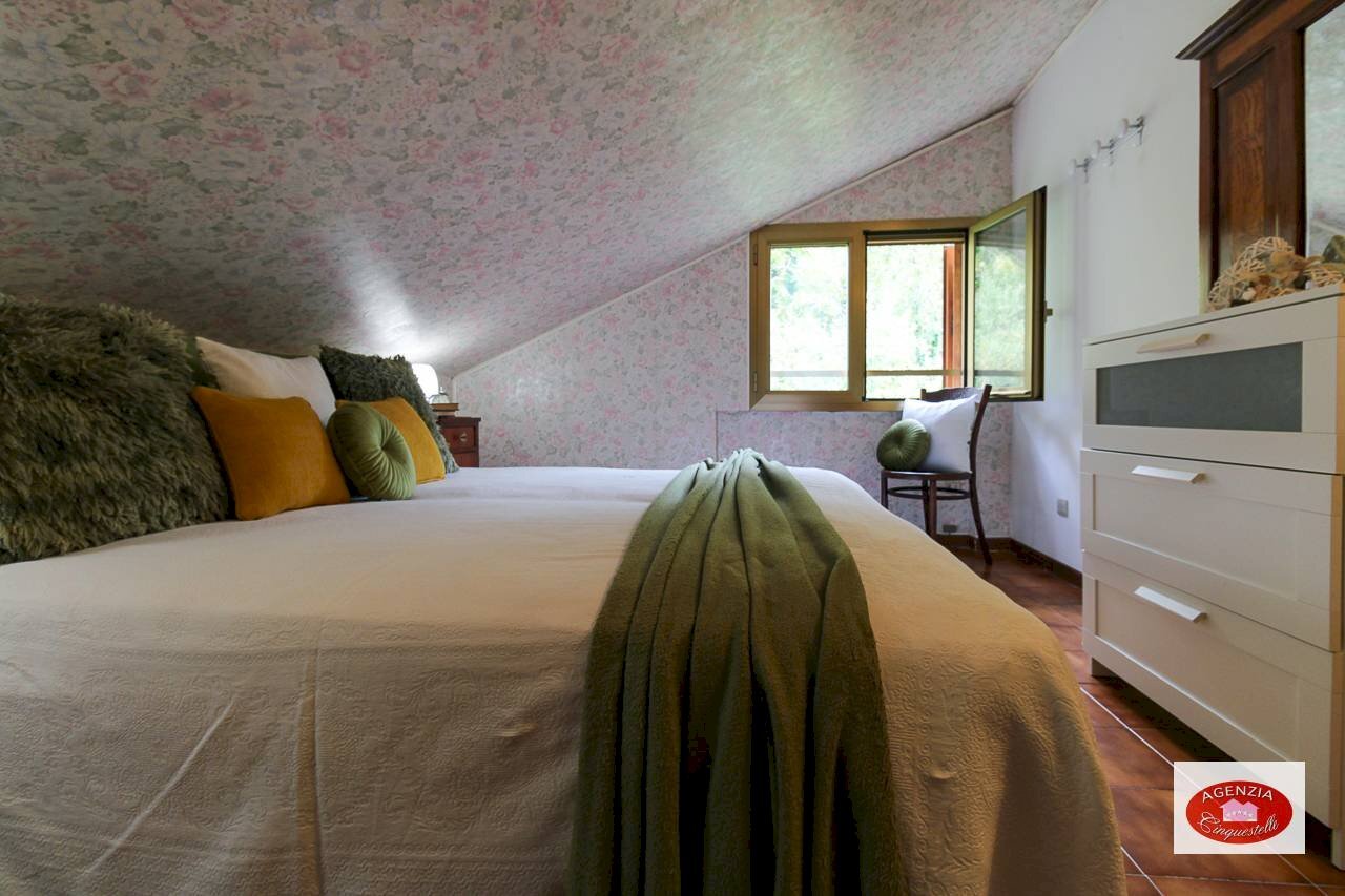 Camera matrimoniale - Attic Loc. Rocca
 
5, Stella - photo 3