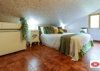 Camera matrimoniale - Attico Loc. Rocca
 
5, Stella - foto 1