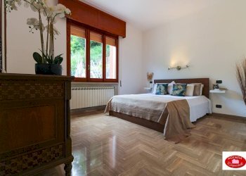 La camera matrimoniale - Villa Via Pero
 
116, Varazze - foto 2