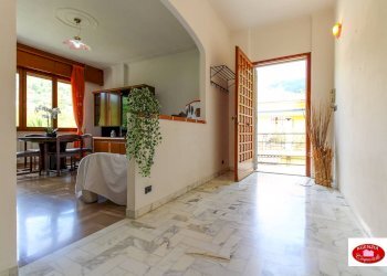 L\'ingresso - Villa Via Pero
 
116, Varazze - foto 9