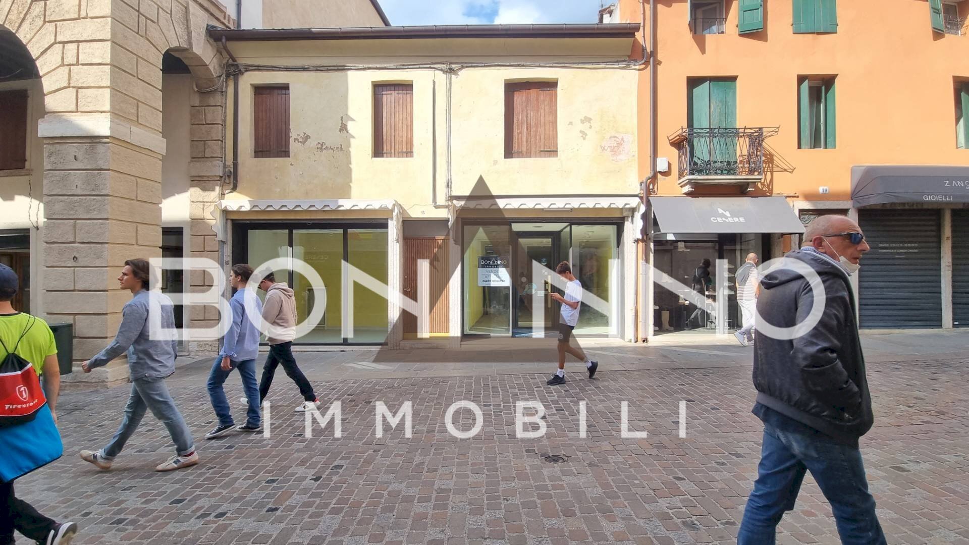 Foto 2 - Commercial Premises via j da ponte
15, Bassano del Grappa - photo 2