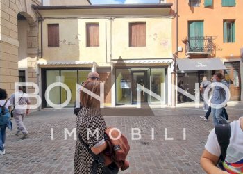 Foto 1 - Commercial Premises via j da ponte
 
15, Bassano del Grappa - photo 1