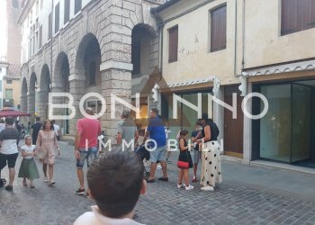 Foto 3 - Commercial Premises via j da ponte
 
15, Bassano del Grappa - photo 3