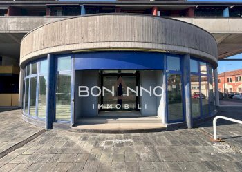 Foto 1 - Commercial Premises Via Giacomo Matteotti
 
14, Castelfranco Veneto - photo 1