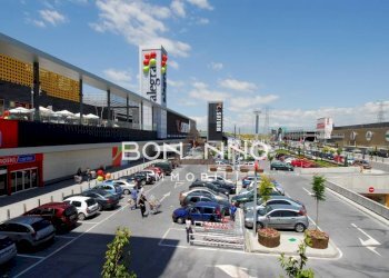 Foto 3 - Commercial Premises via circonvallazione
 
999, Castelfranco Veneto - photo 3