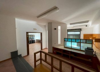 Foto 2 - Locale Commerciale via domenico beneventano
 
1, Ottaviano - foto 2