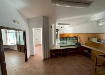 Foto 4 - Locale Commerciale via domenico beneventano
 
1, Ottaviano - foto 4