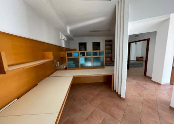 Foto 7 - Locale Commerciale via domenico beneventano
 
1, Ottaviano - foto 7