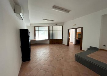 Foto 9 - Locale Commerciale via domenico beneventano
 
1, Ottaviano - foto 9