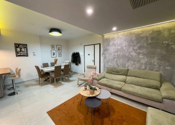 Foto 1 - Quadrilocale via Francesco Curia
 
8, Ottaviano - foto 1