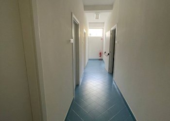 Foto 8 - Capannone Via Zabatta
 
10, Ottaviano - foto 8