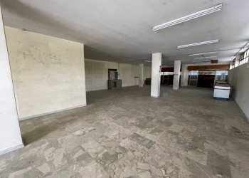 Foto 1 - Locale Commerciale via Sarno
 
18, Ottaviano - foto 1