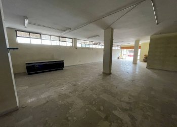 Foto 2 - Locale Commerciale via Sarno
 
18, Ottaviano - foto 2