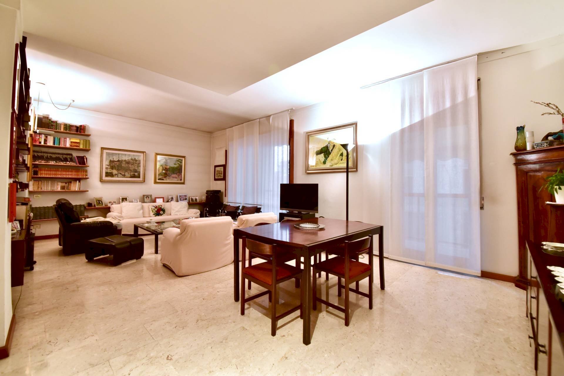 Foto 2 - Quadrilocale VIA GIACOMO LEOPARDI
 
18, Saronno - foto 2