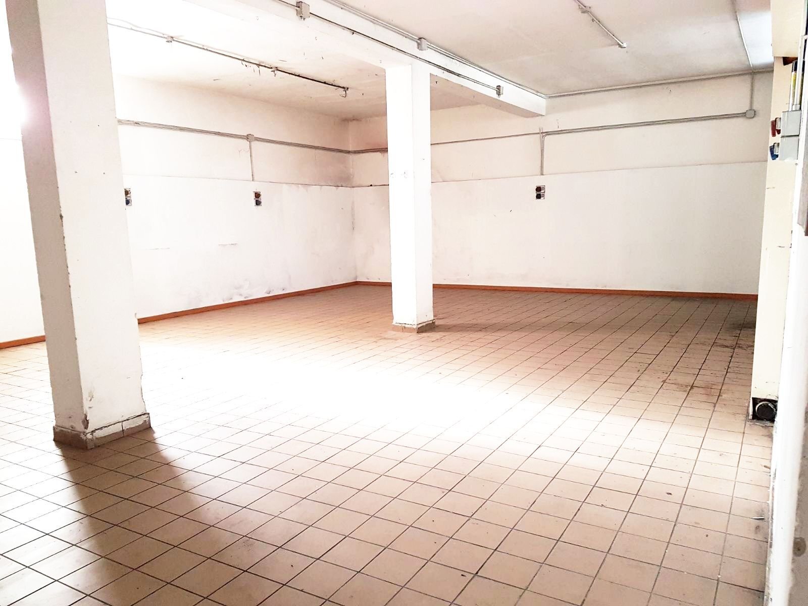 Foto 1 - Negozio via colonne, Giugliano in Campania - foto 1