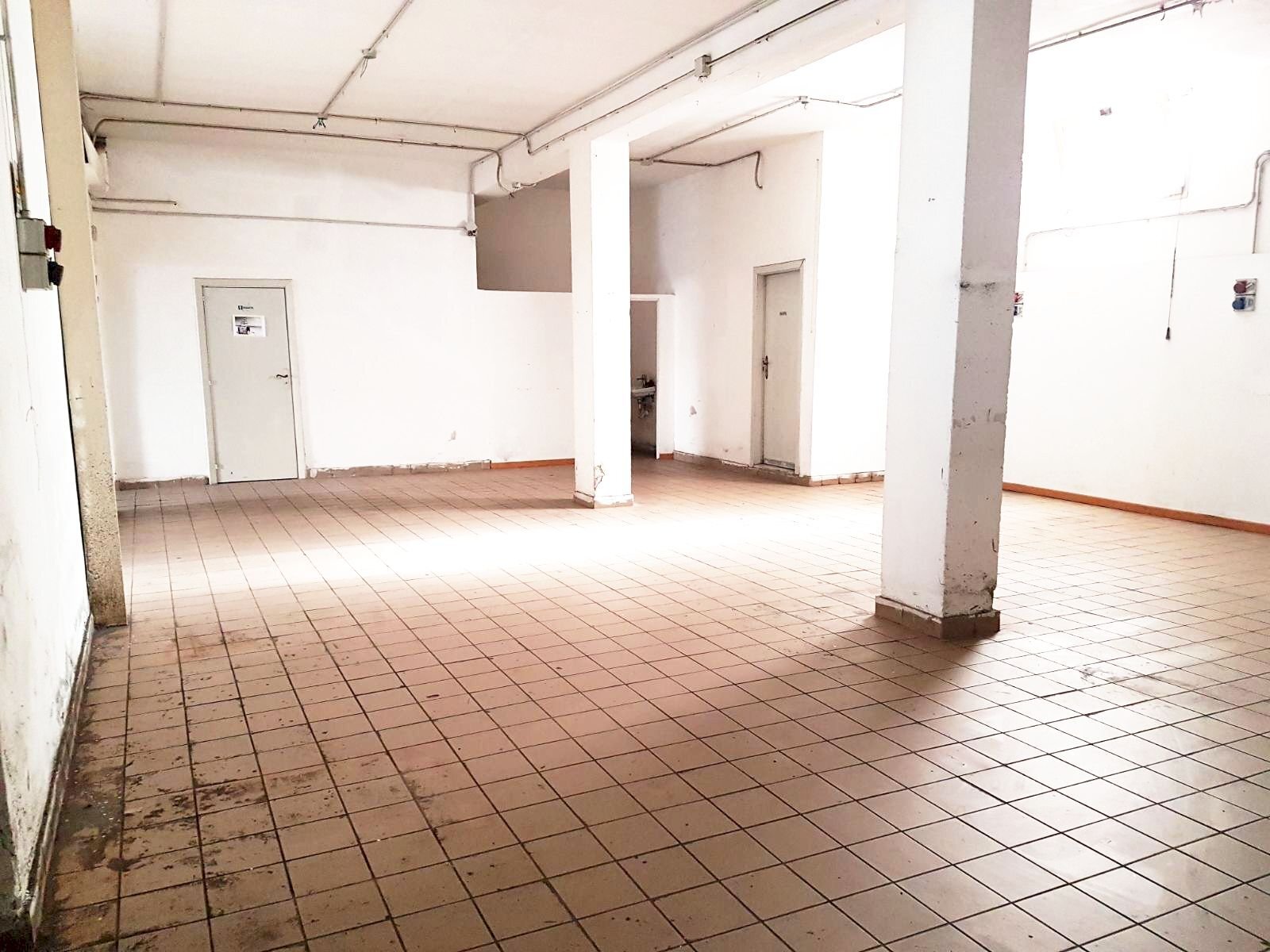 Foto 2 - Negozio via colonne, Giugliano in Campania - foto 2