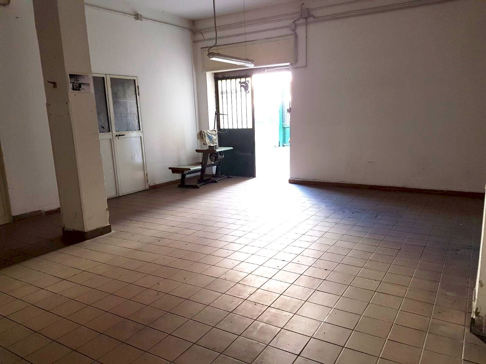 Foto 3 - Negozio via colonne, Giugliano in Campania - foto 3