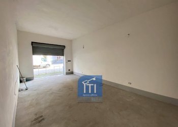 Foto 1 - Negozio Via Palumbo, Qualiano - foto 1