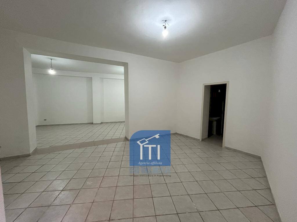 Foto 2 - Shop Via Colonnello D. Morgera, Qualiano - photo 2