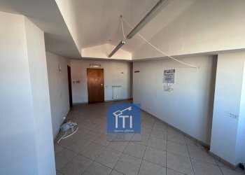 Foto 2 - Office Via Rosselli, Qualiano - photo 2