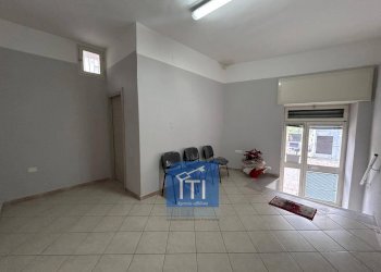 Foto 2 - Negozio Trav. Via Rosselli, Qualiano - foto 2