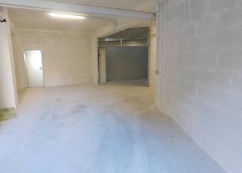 Foto 1 - Box Via Cardinal Pizzardo
 
7, Marino - foto 1