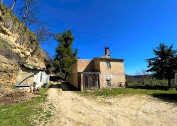 Foto 1 - Casa indipendente Via Trieste
 
snc, Montefiore dell'Aso - foto 1