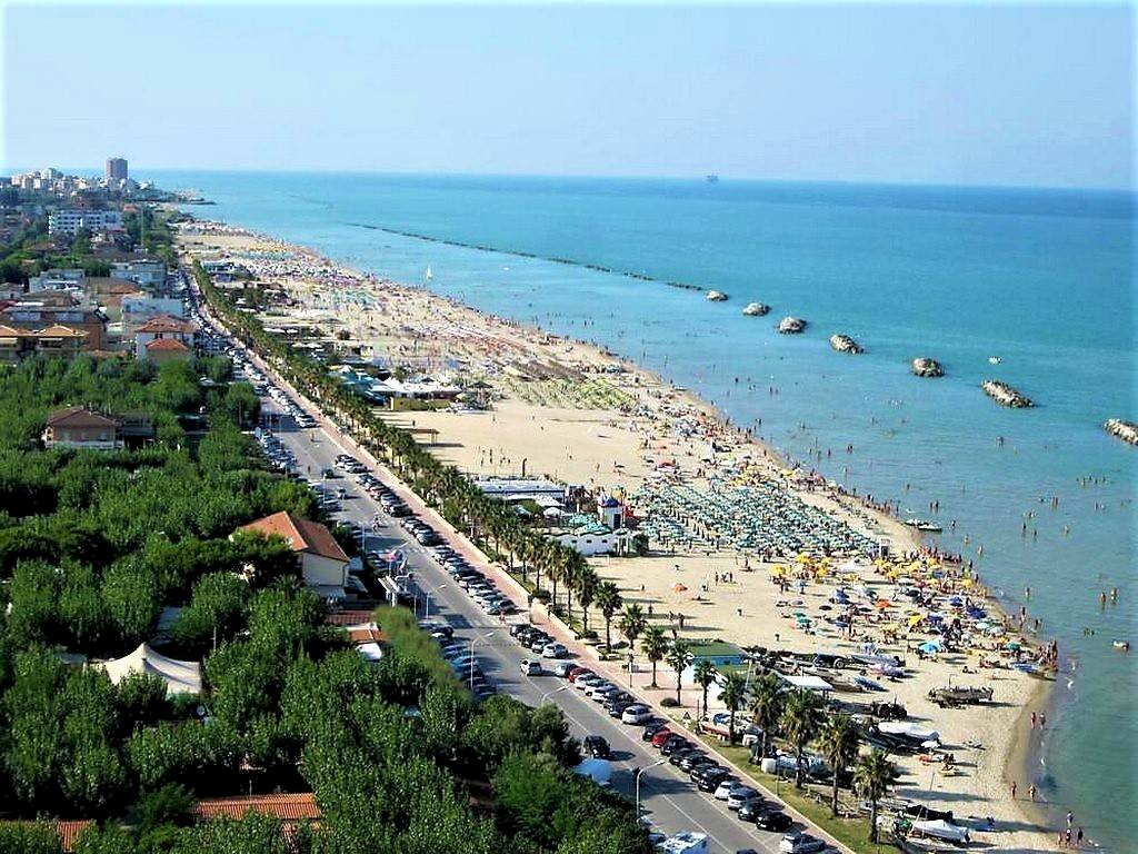 Foto 2 - Locale Commerciale Via Fratelli rosselli
snc, Porto San Giorgio - foto 2