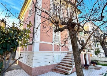 Foto 1 - Villa Via Lungomare Gramsci
 
snc, Porto San Giorgio - foto 1