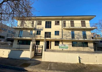 Foto 2 - Locale Commerciale via Pontecorvo, Porto San Giorgio - foto 2