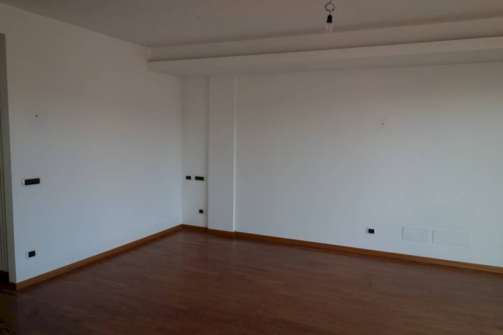 Foto 1 - Commercial Premises via Egidi
 
snc, Porto San Giorgio - photo 1