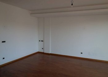 Foto 1 - Locale Commerciale via Egidi
 
snc, Porto San Giorgio - foto 1