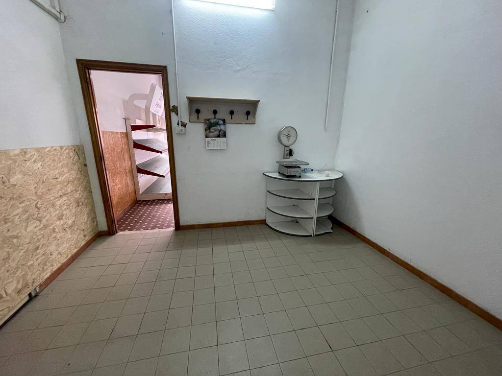 Foto 3 - Locale Commerciale Via Merello, Quartu Sant'Elena - foto 3