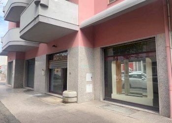 Foto 2 - Locale Commerciale via Gramsci
8, Oristano - foto 2