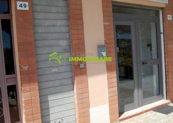 Foto 1 - Locale Commerciale VIA APPIA NORD KM 50, 610
 
51, Cisterna di Latina - foto 1