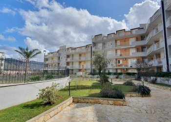 Foto 1 - Box VIALE LINCOLN, Caserta - photo 1