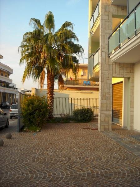 Foto 1 - Negozio VIA OLEANDRI, Sant'Antimo - foto 1