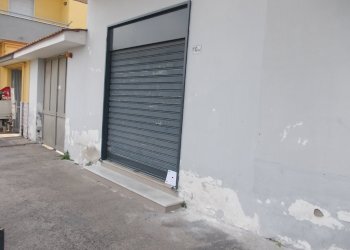 Foto 1 - Negozio VIA SALVATORE DI GIACOMO, Sant'Antimo - foto 1