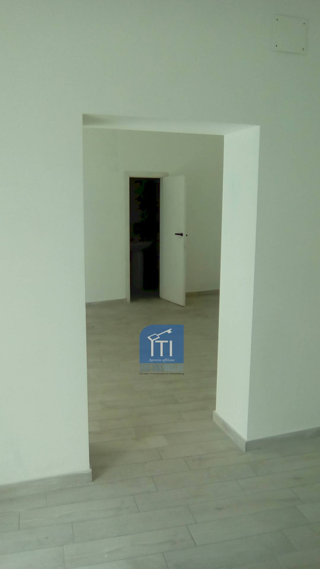 Foto 1 - Shop VIA CRUCIS, Sant'Antimo - photo 1