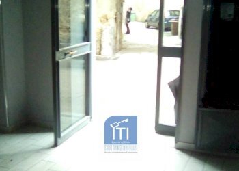 Foto 2 - Shop VIA CRUCIS, Sant'Antimo - photo 2