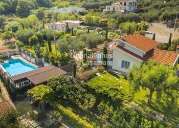 Foto 1 - Villa Strada Torrazza, Imperia - photo 1