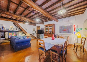 Foto 31 - Independent house Via di Buchignano
 
1, Camaiore - photo 31