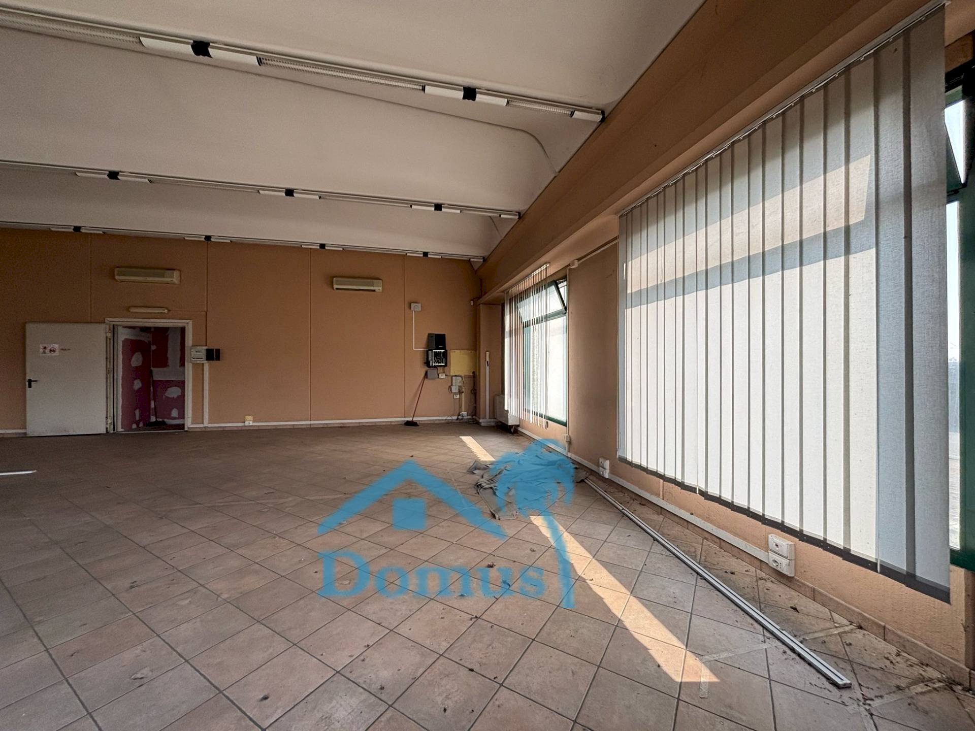 Foto 2 - Locale Commerciale Strada Valdomenica
 
19, Bricherasio - foto 2