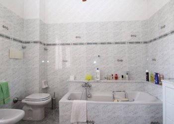 bagno - Casa semi indipendente via Mazzini, Bergantino - foto 8